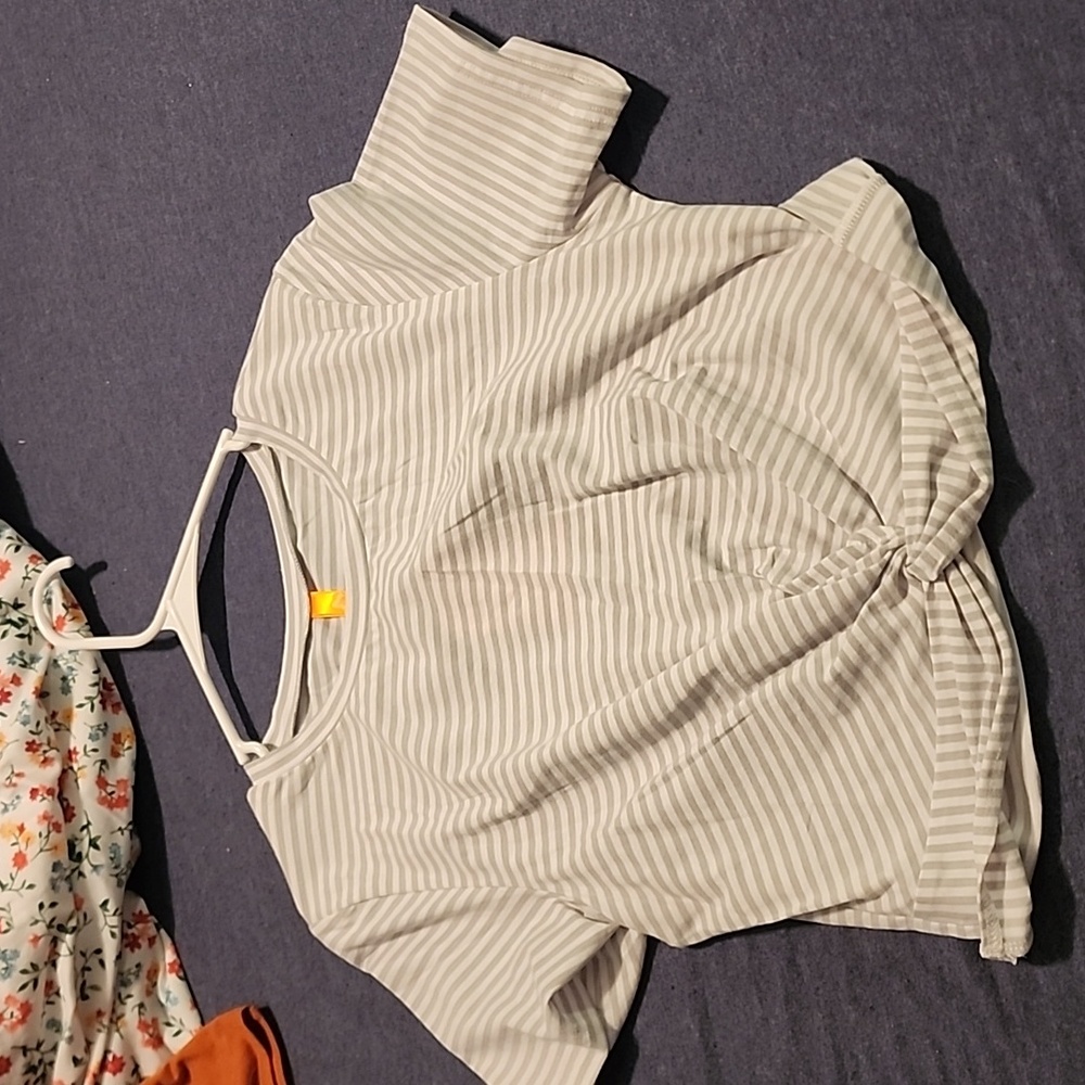 Woman's crop top